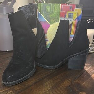 Mossimo Supply Co Black Ankle Boots with Modern Silhouette